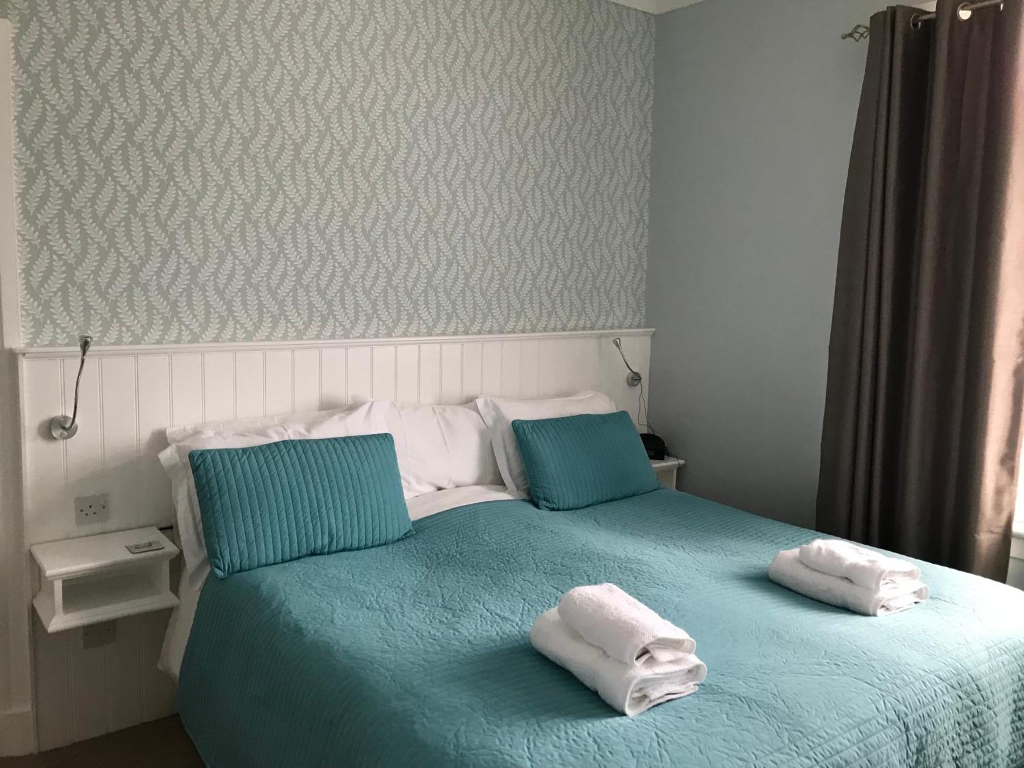 Hillcrest Bed & Breakfast อายเมาธ์ ภายนอก รูปภาพ
